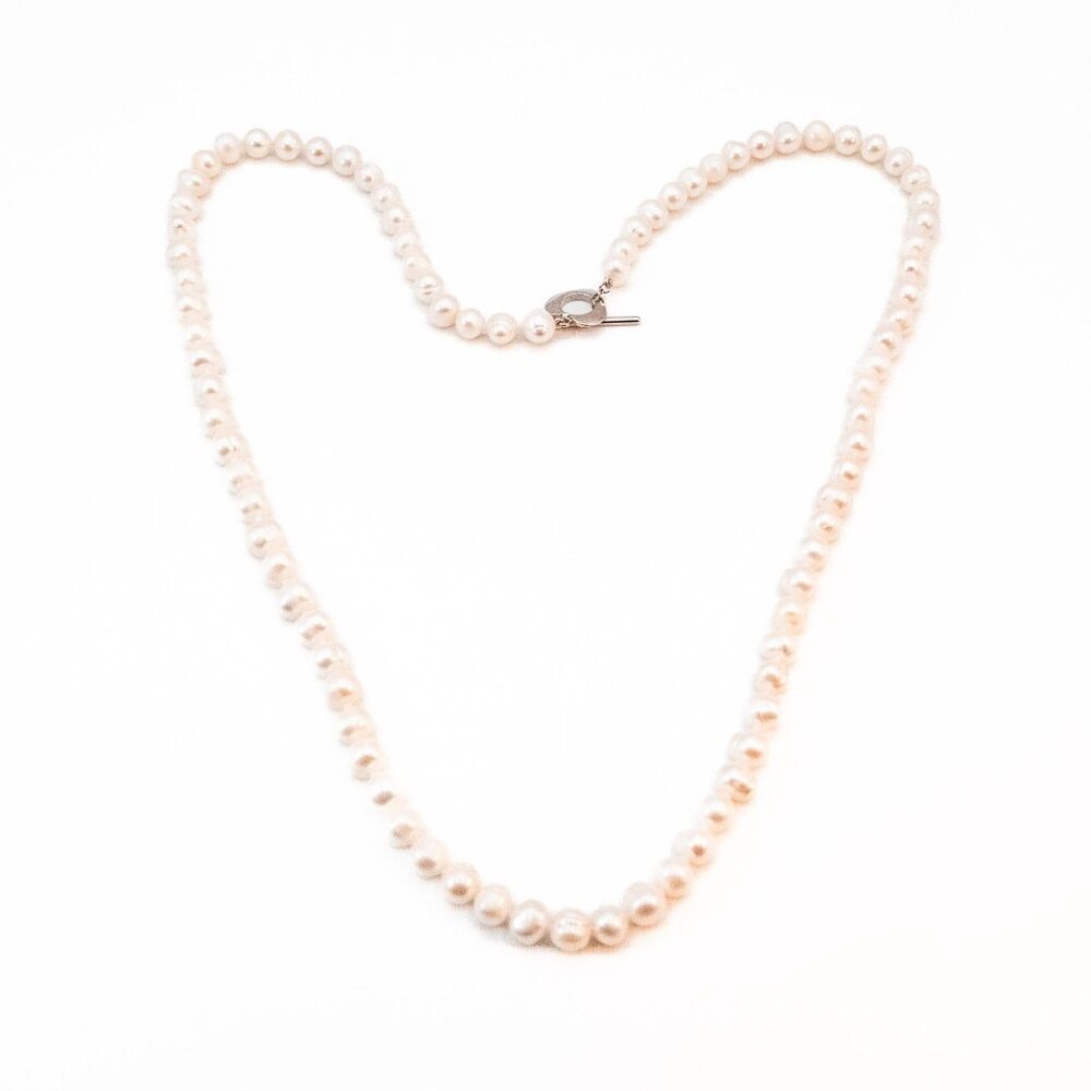 Vintage 26.5-Inch Cultured White 7.5 to 8mm Pearl Necklace With Heart Clasp